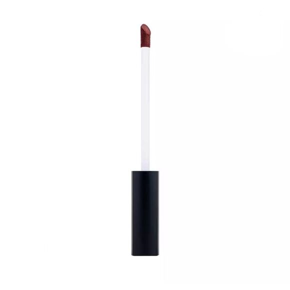 Huda Beauty Liquid Matte in “Drama Mama” - Picture 2 of 5